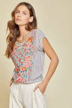 Load image into Gallery viewer, Beautiful Bloom Embroidered Shift Top